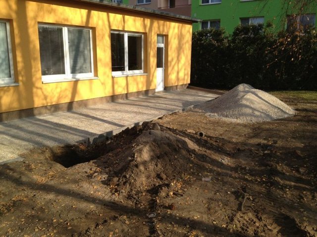 MŠ Koperníkova-zámková dlažba