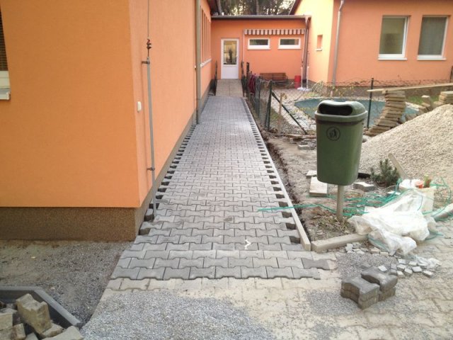 MŠ Koperníkova-zámková dlažba