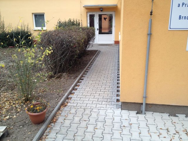 MŠ Koperníkova-zámková dlažba