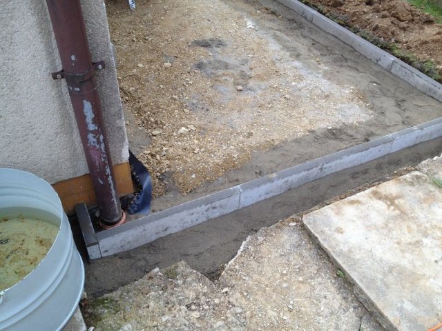 Mokra-zámková dlažba