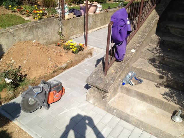 Mokra-zámková dlažba