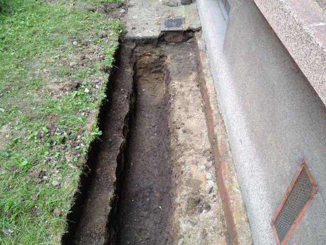 Šumavská-okapový chodník