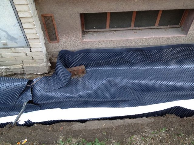 Šumavská-okapový chodník