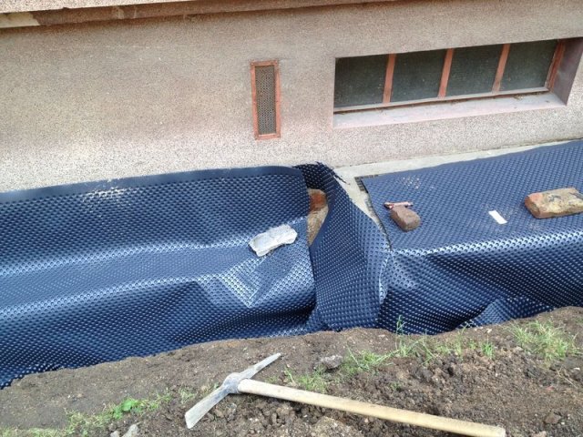 Šumavská-okapový chodník