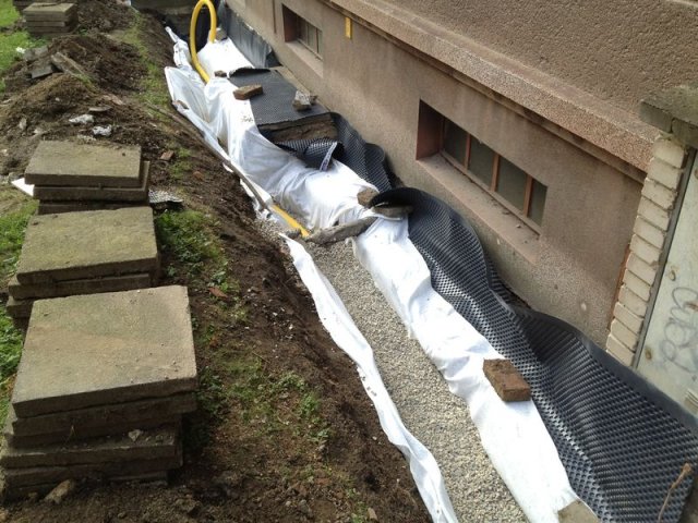 Šumavská-okapový chodník