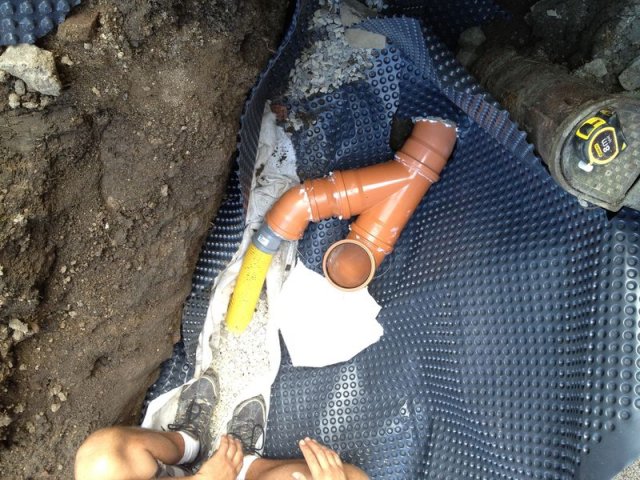 Šumavská-okapový chodník