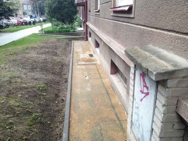 Šumavská-okapový chodník