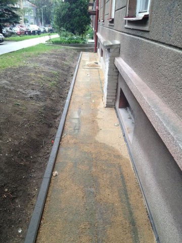 Šumavská-okapový chodník